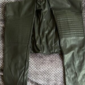 Women’s sz 10 pleather moto-style pants
